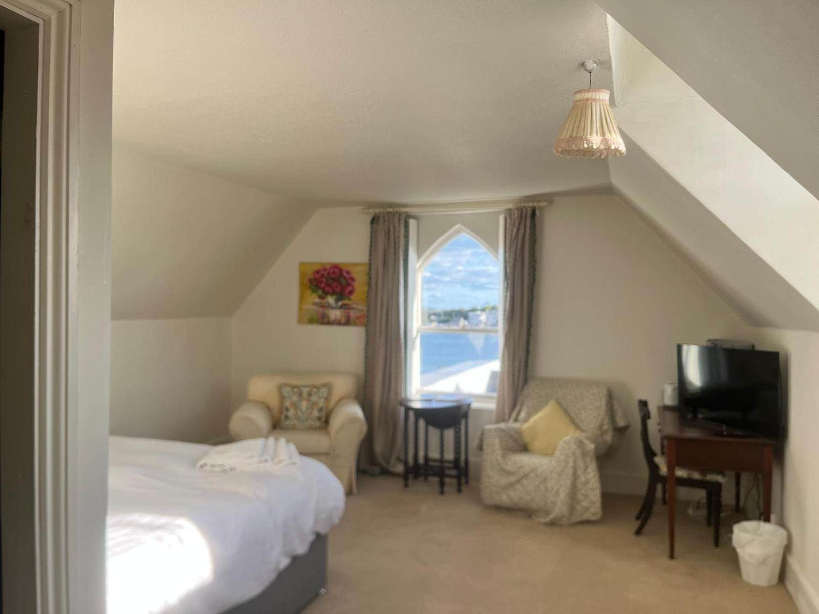 Lynwood House Bed & Breakfast Cobh Exterior photo