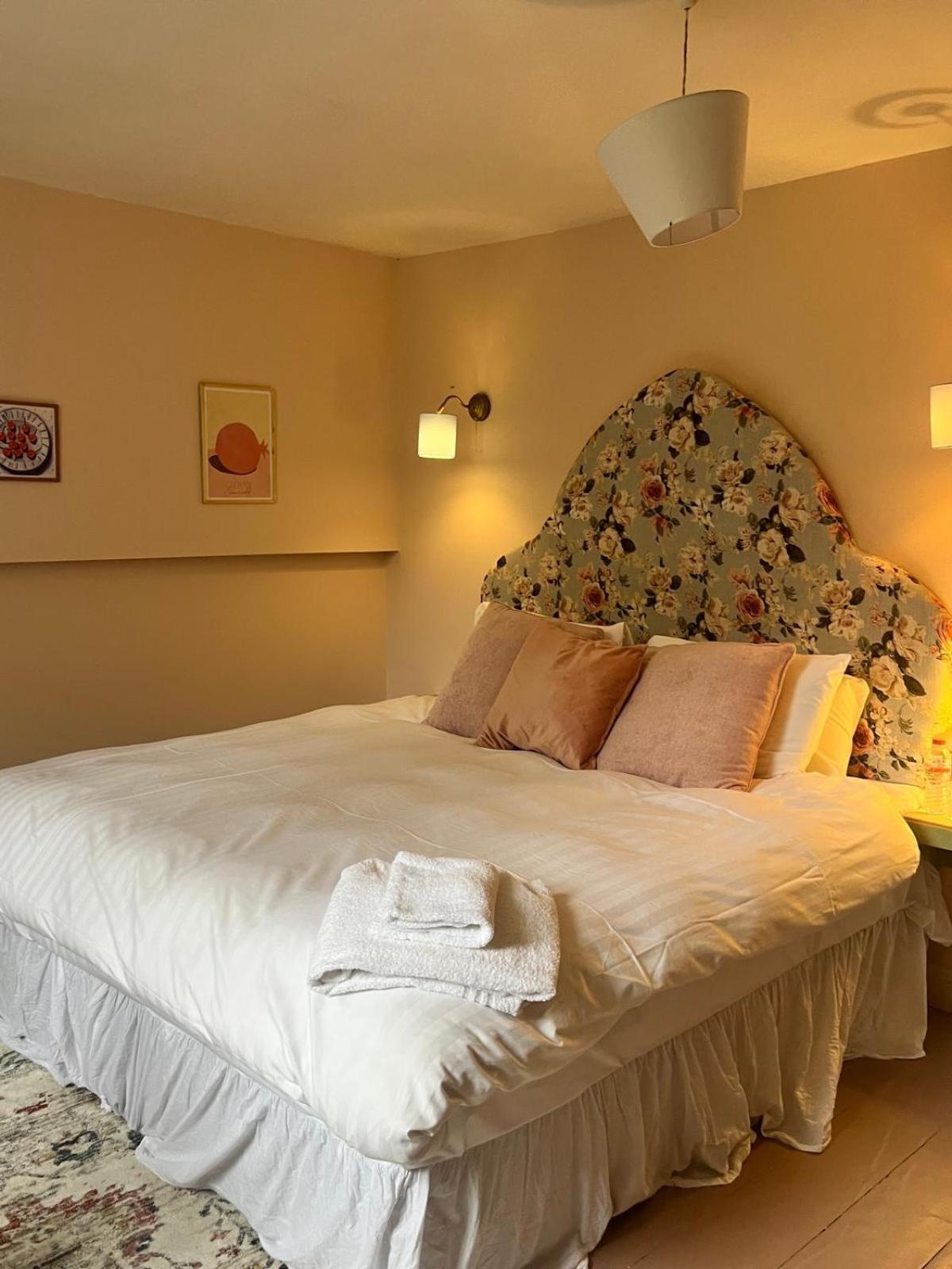 Lynwood House Bed & Breakfast Cobh Exterior photo
