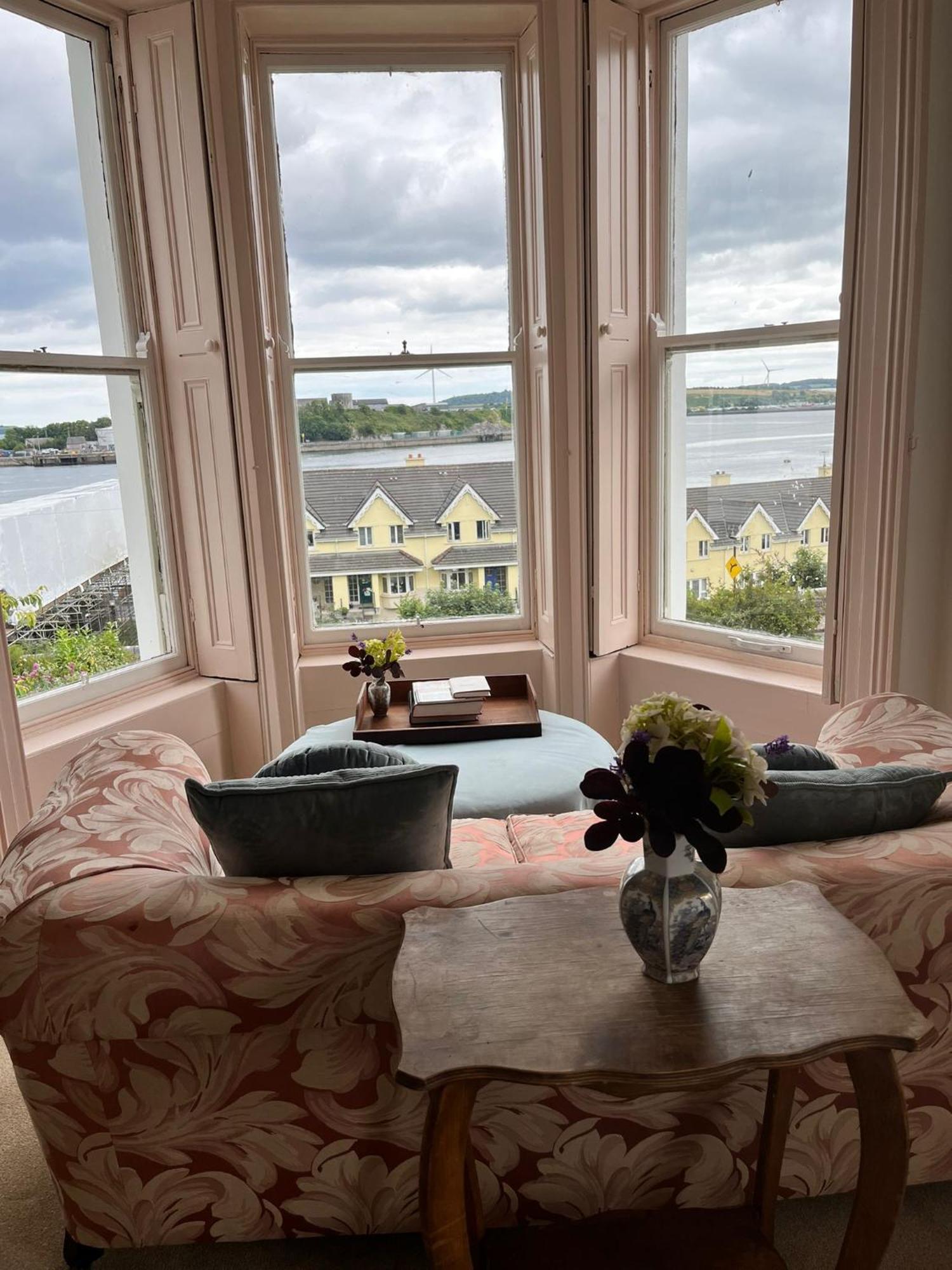 Lynwood House Bed & Breakfast Cobh Exterior photo